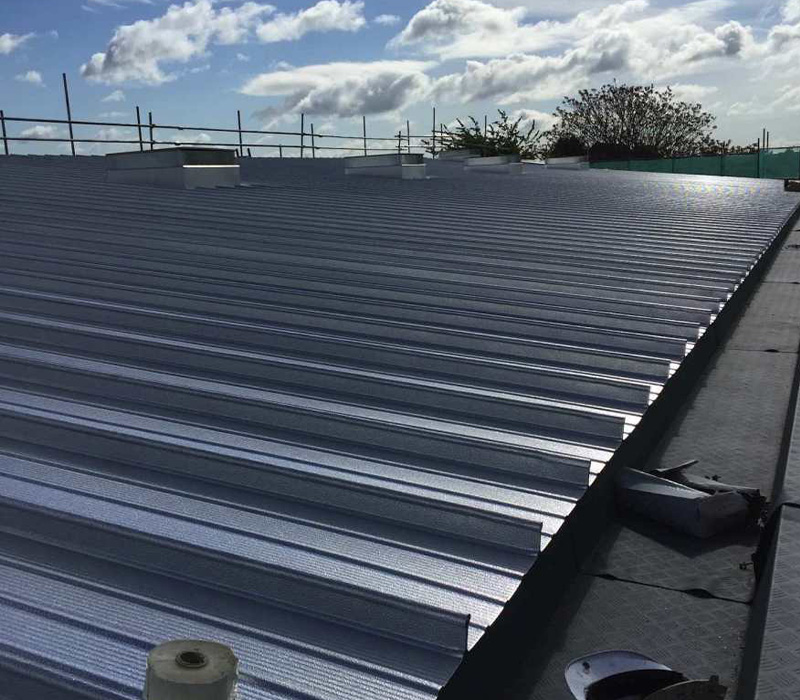 simple roof structure with five points indicating design elements